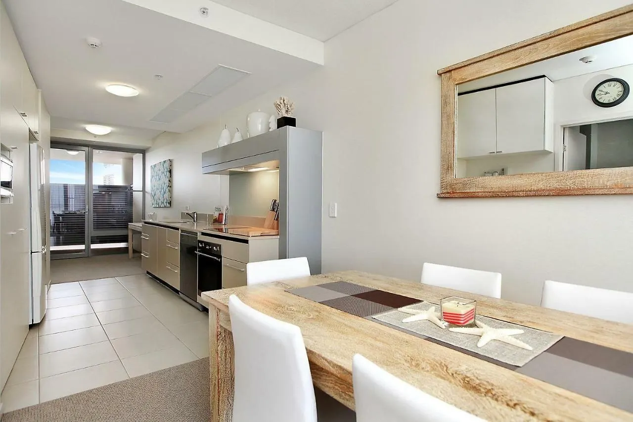 Апартаменты Monaco Unit 905, 12 Otranto St Калаундра 0*,